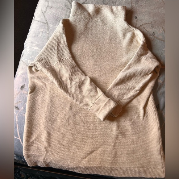 Free People Slouchy Ottoman - Picture 2 of 2